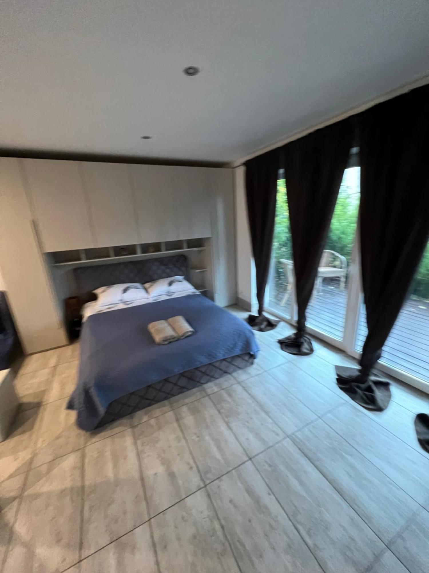 Hello House